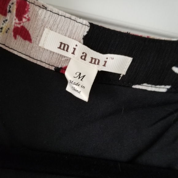 🌷3/$20 Miami wrap dress - Picture 5 of 5